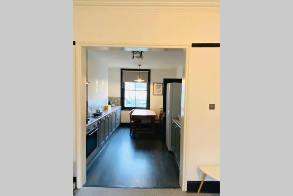 Beautiful First Floor Apartment In St Leonards Exteriör bild
